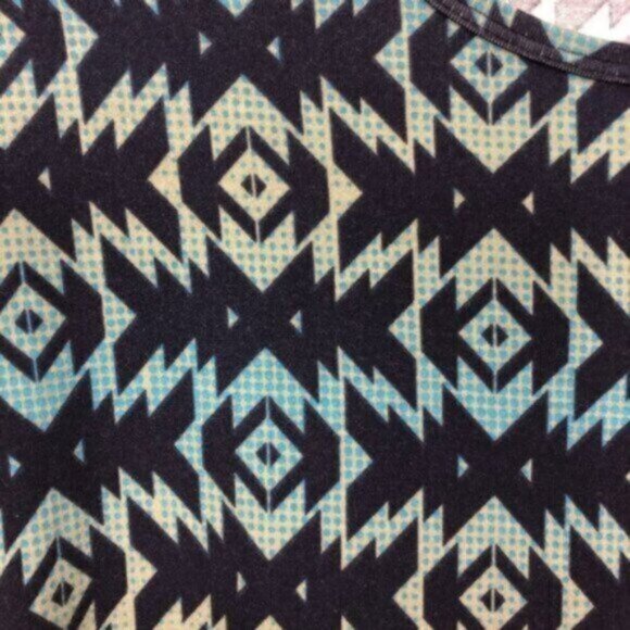 LulaRoe | Women's Green & Blue Irma Oversized Graphic Top Size Small - Picture 4 of 6